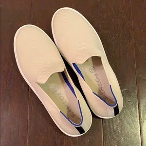 Rothy’s sneaker 6.5 color Sand